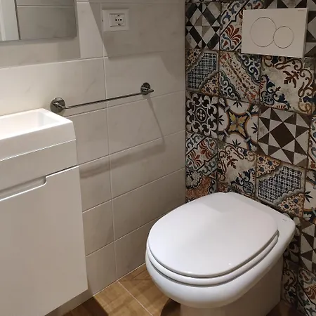 Volta 8 * Τεργέστη