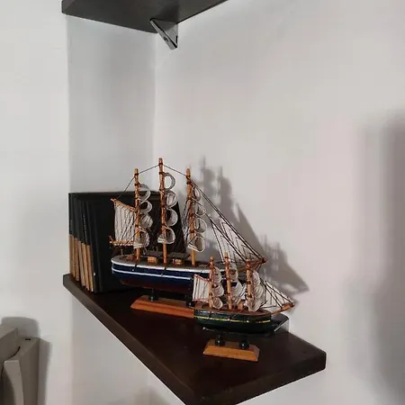 Volta 8 Apartamento *